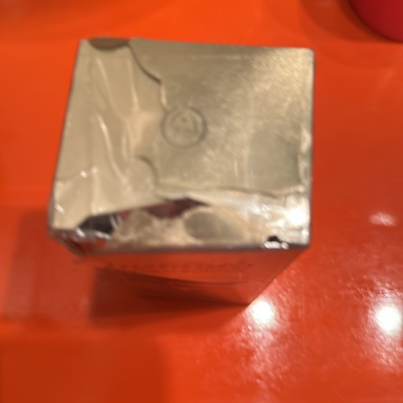 Olay Eyes Depuffing Eye Roller. Box is broken - Picture 7 of 7